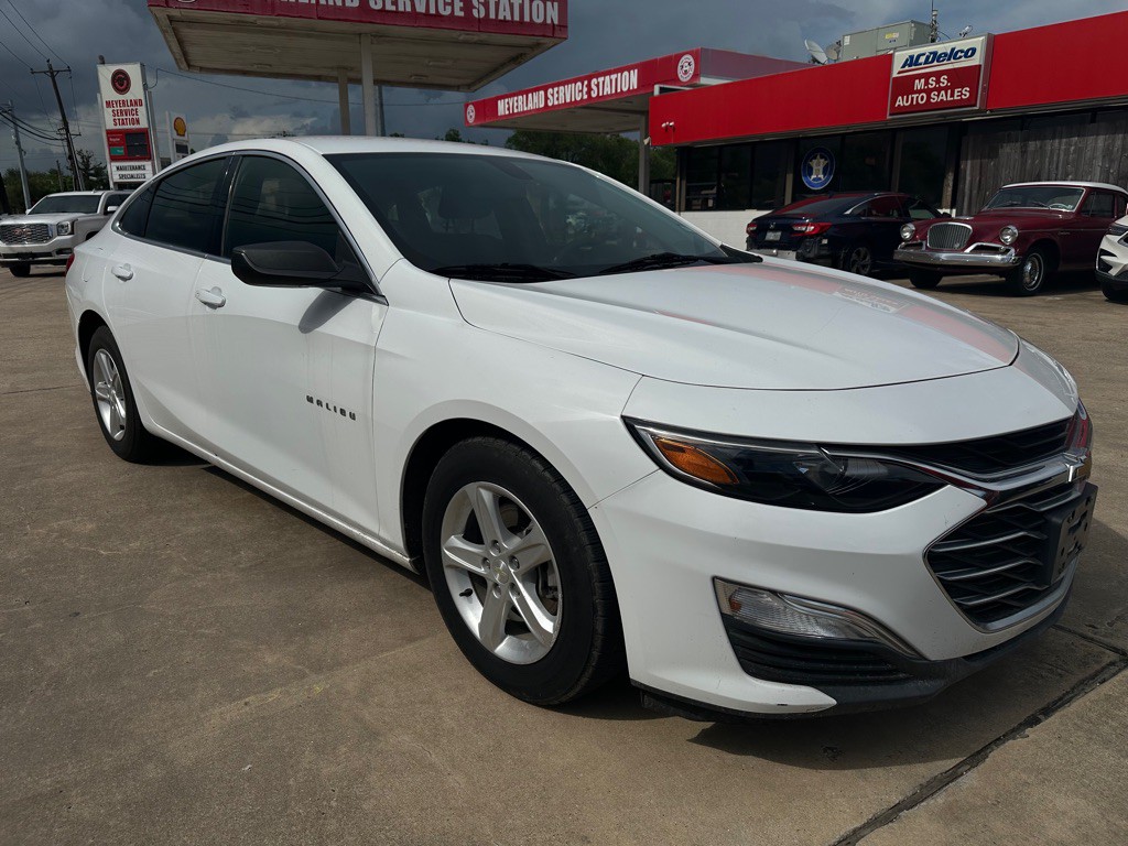 2019 Chevrolet Malibu Image 2