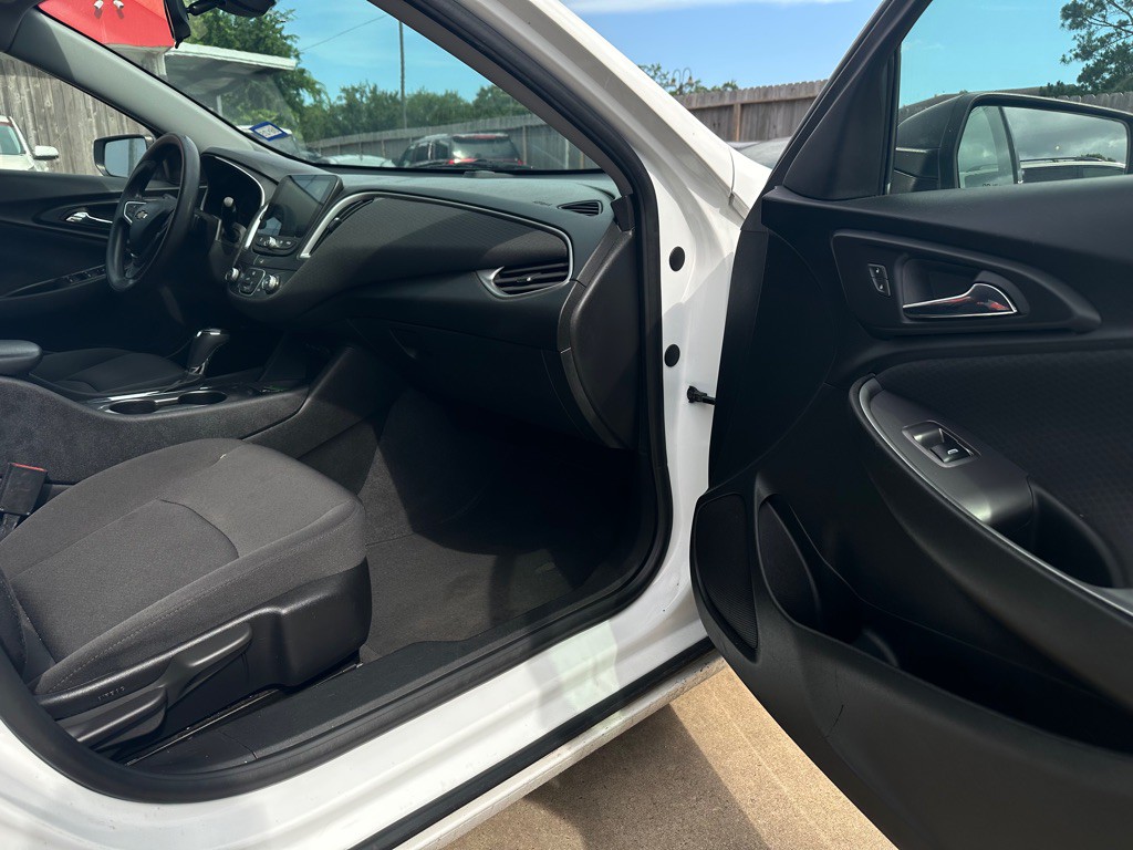 2019 Chevrolet Malibu Image 7