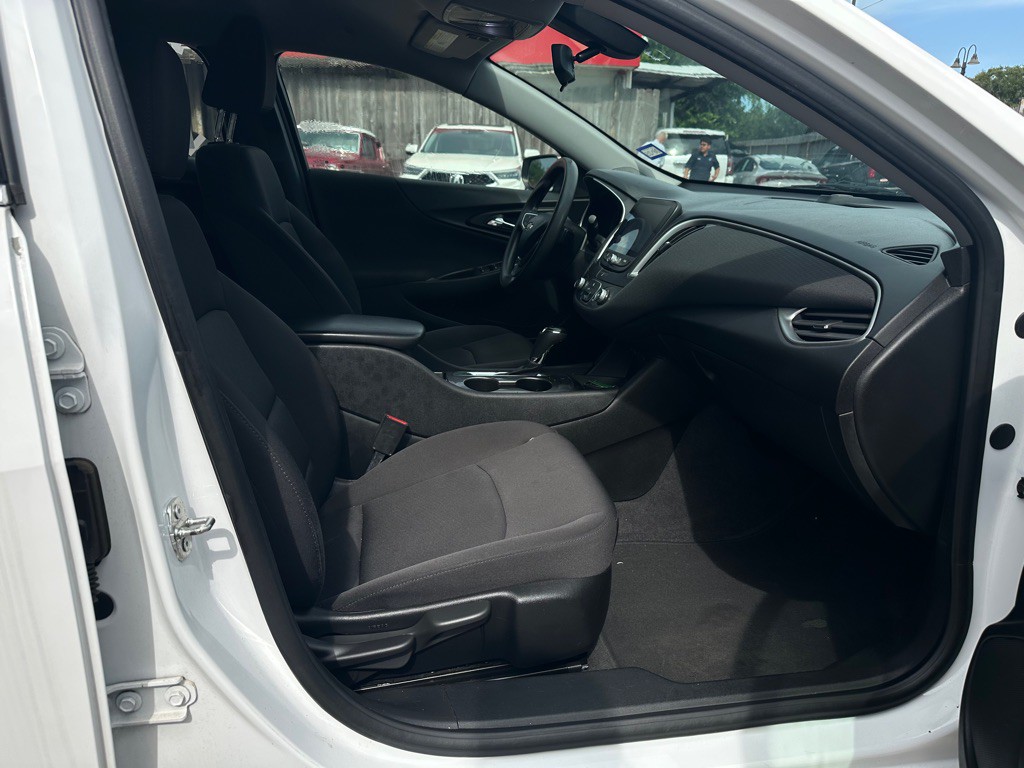 2019 Chevrolet Malibu Image 8