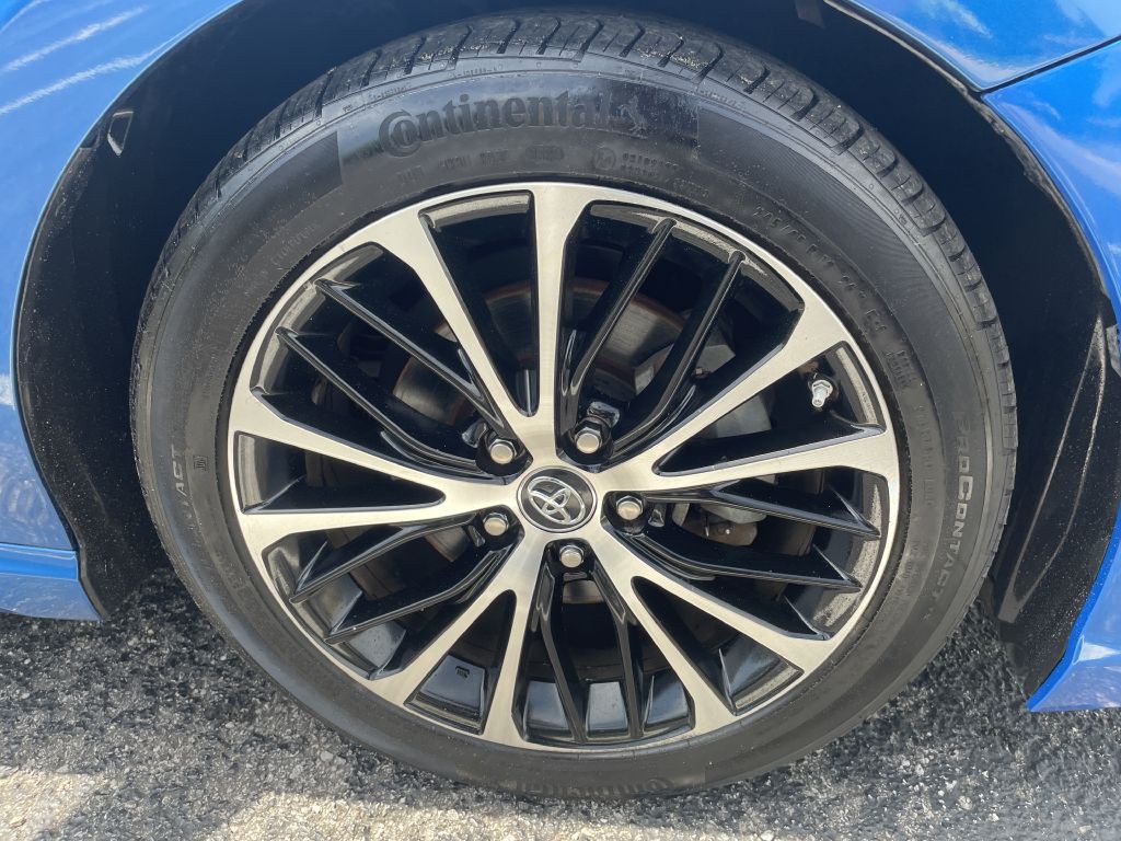 2019 Toyota Camry Image 9