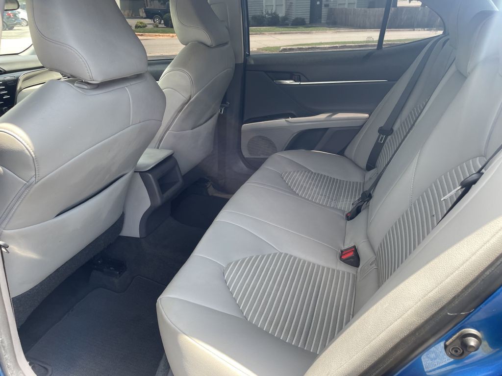 2019 Toyota Camry Image 11