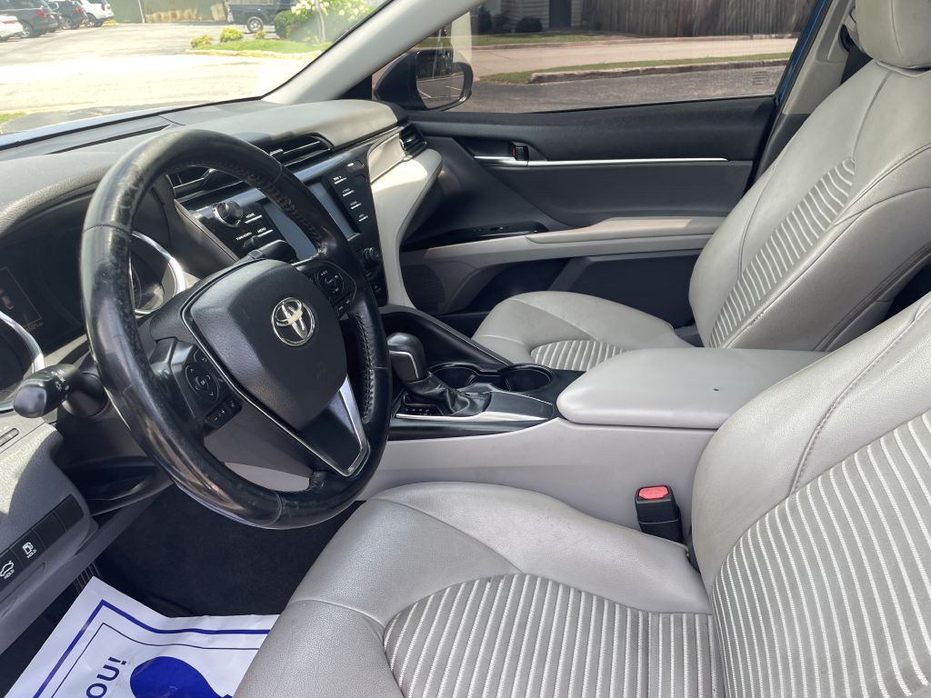 2019 Toyota Camry Image 12