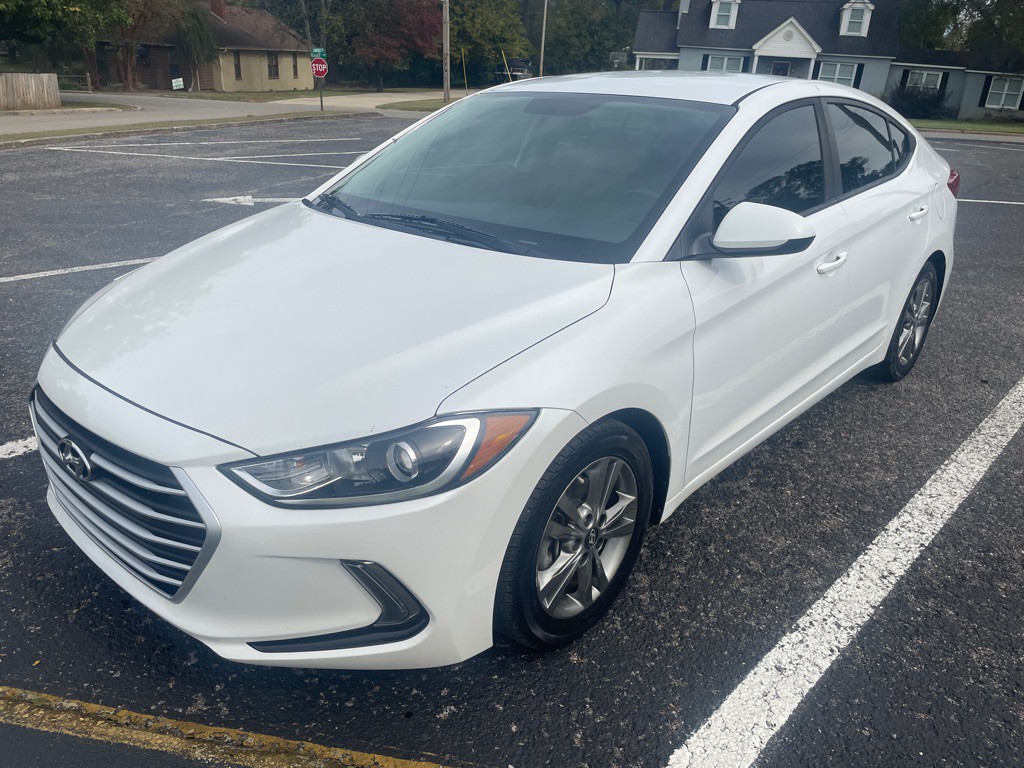 2017 Hyundai Elantra Image 3