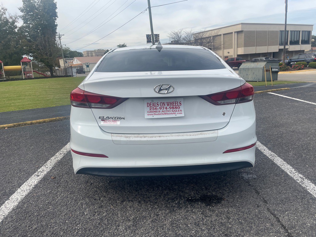 2017 Hyundai Elantra Image 6