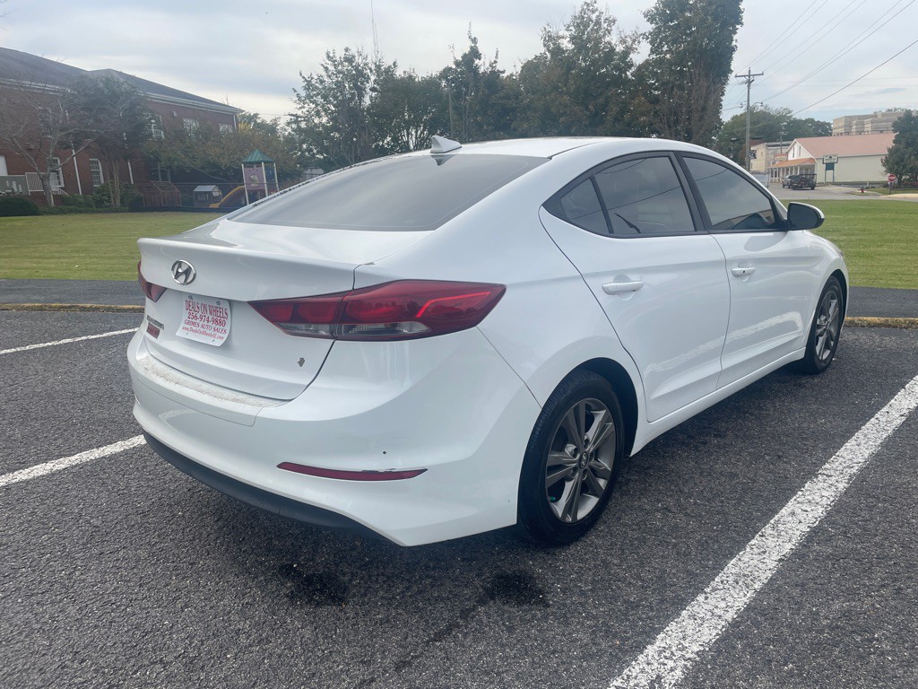 2017 Hyundai Elantra Image 7