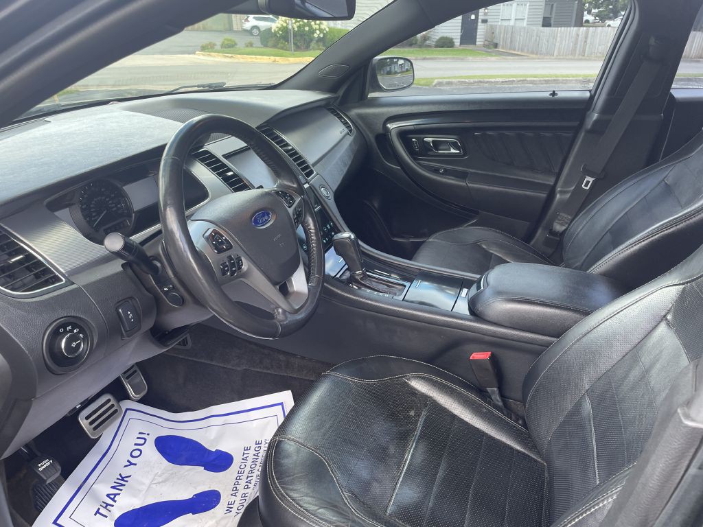 2015 Ford Taurus Image 12
