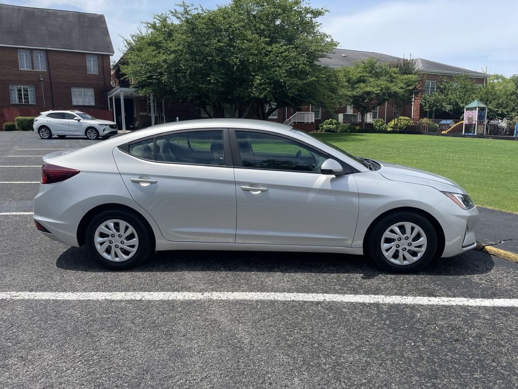 2019 Hyundai Elantra Image 8