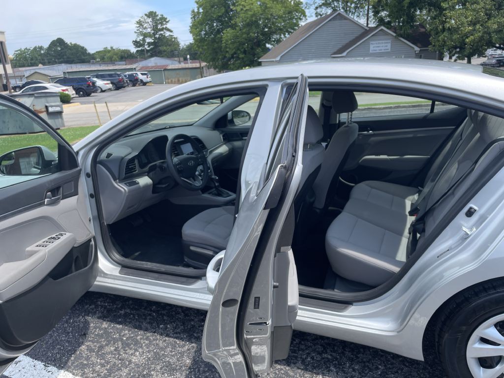 2019 Hyundai Elantra Image 10