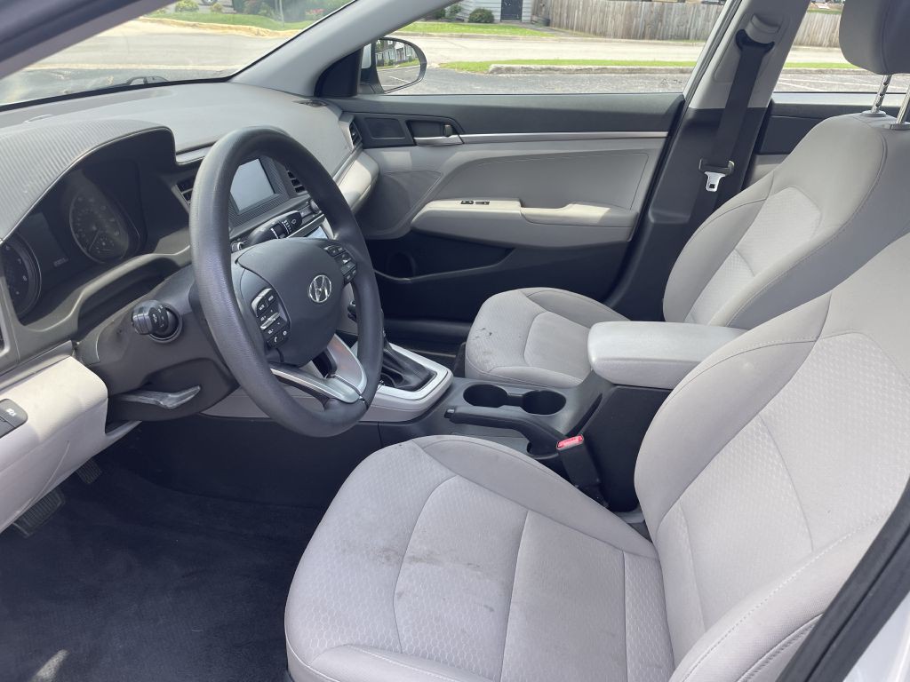 2019 Hyundai Elantra Image 12
