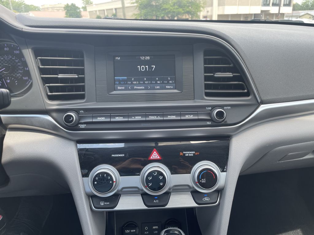 2019 Hyundai Elantra Image 14