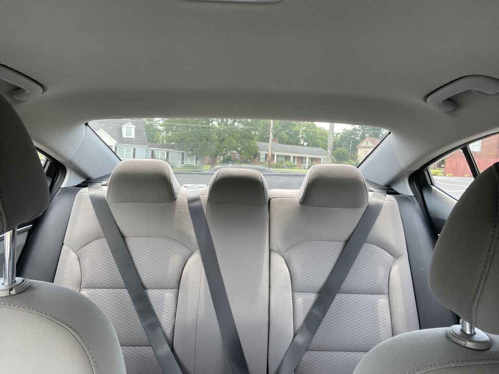 2019 Hyundai Elantra Image 15