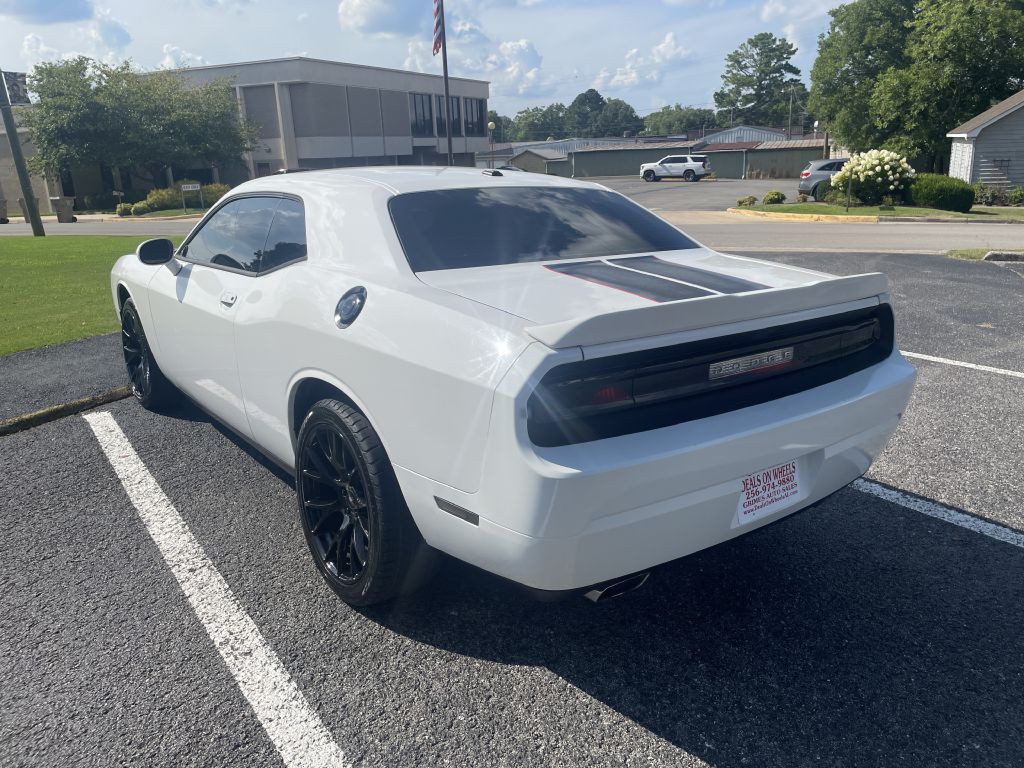 2011 Dodge Challenger Image 5