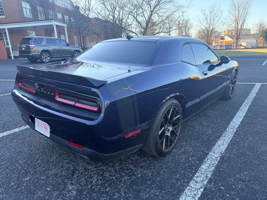 2016 Dodge Challenger Image 7