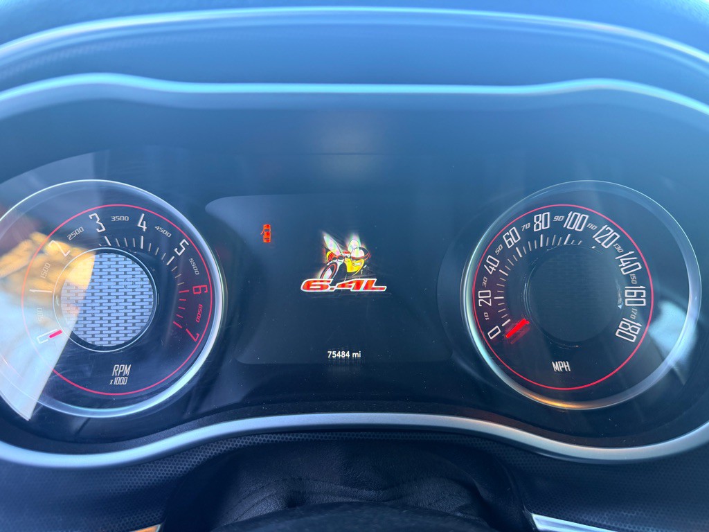 2016 Dodge Challenger Image 13