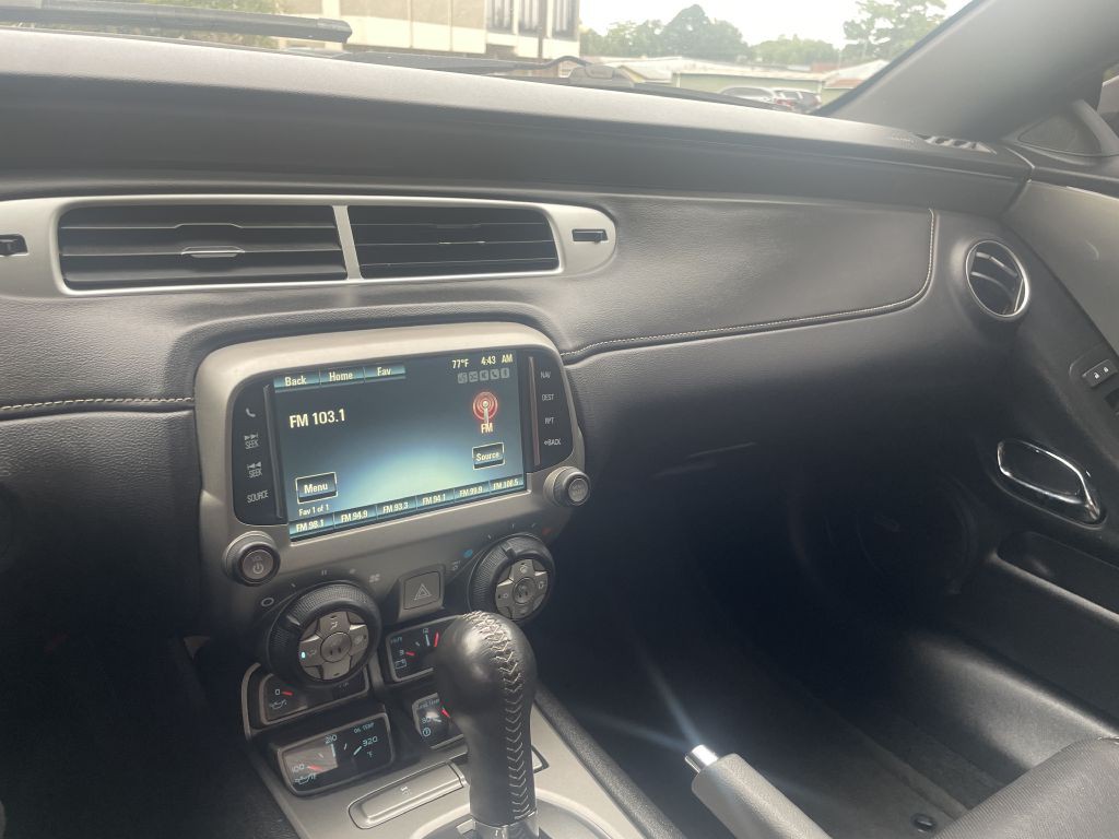 2015 Chevrolet Camaro Image 17