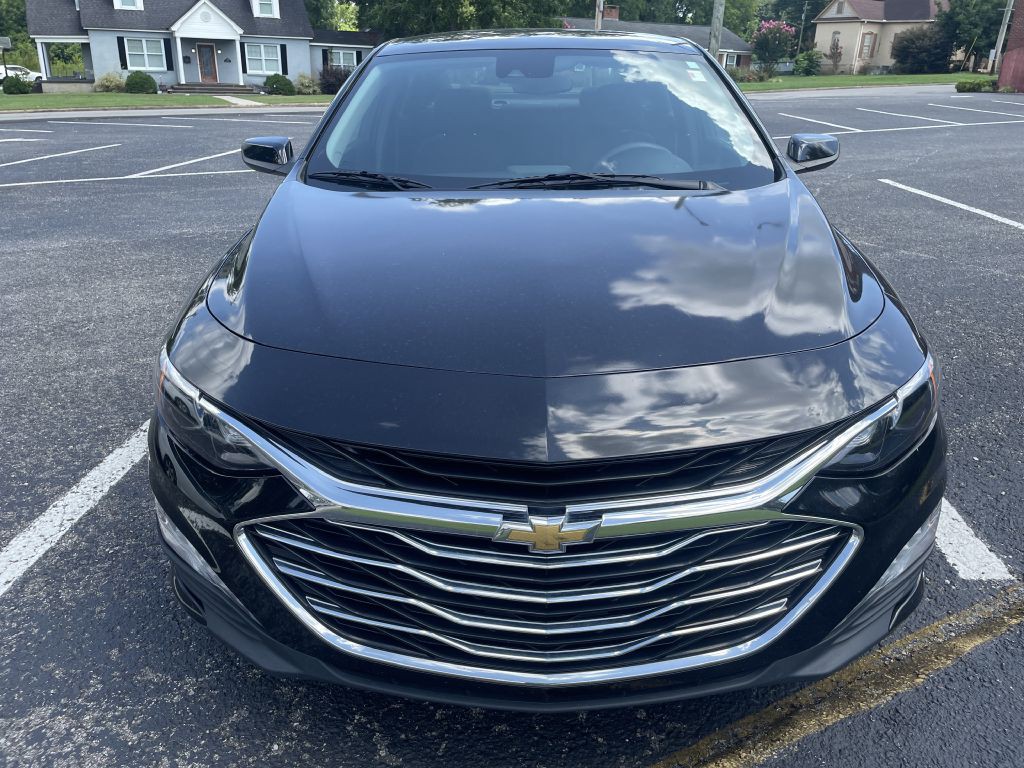 2021 Chevrolet Malibu Image 2