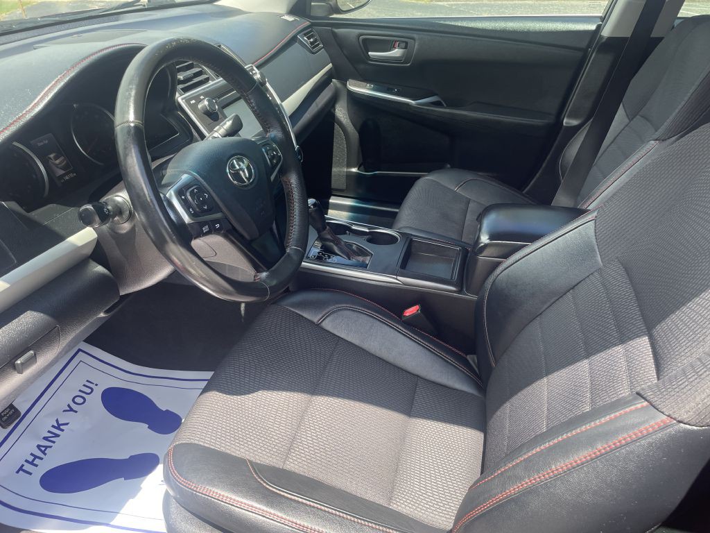 2017 Toyota Camry Image 12