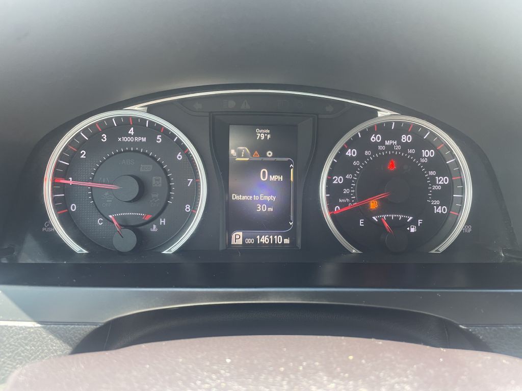 2017 Toyota Camry Image 13