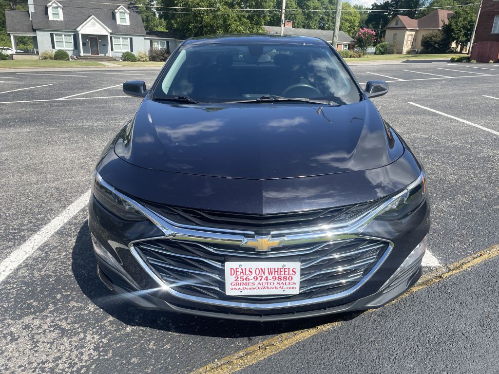 2022 Chevrolet Malibu Image 2