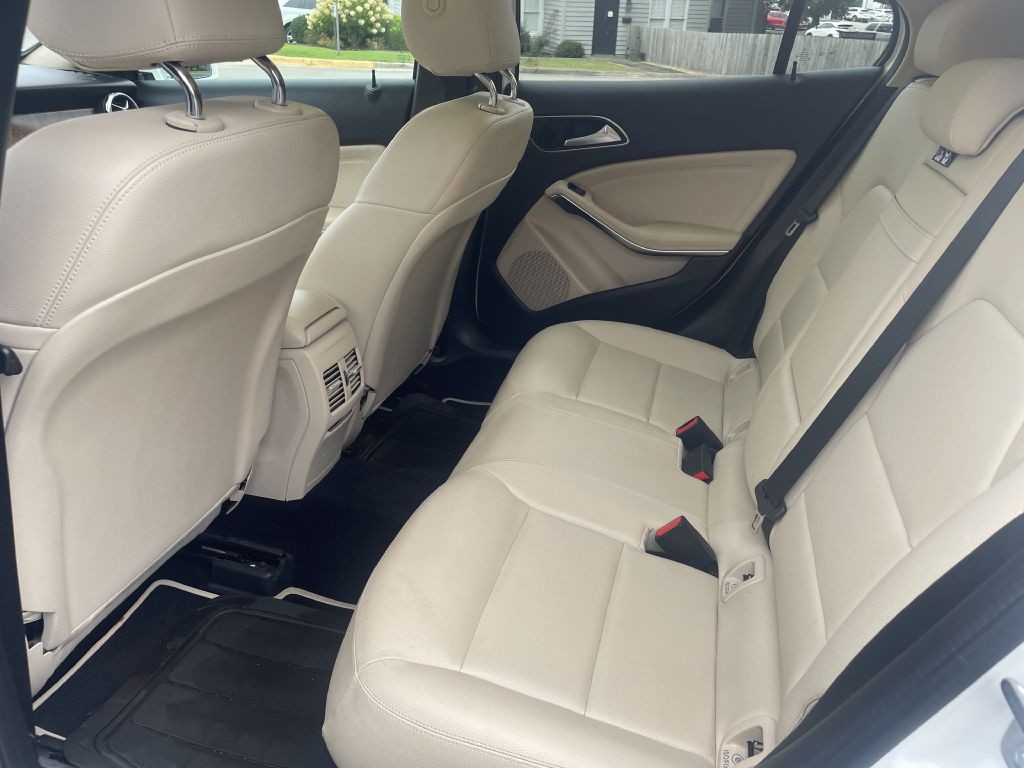 2019 Mercedes-Benz GLA-Class Image 12