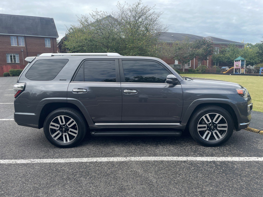 2019 Toyota 4Runner Image 8