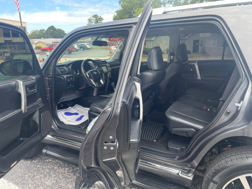 2019 Toyota 4Runner Image 10