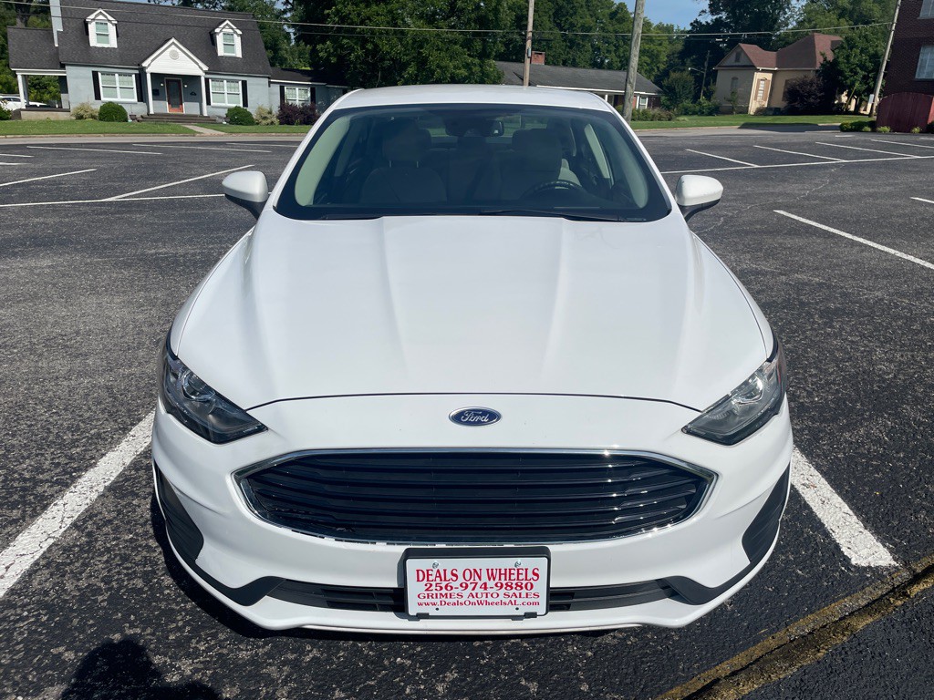 2020 Ford Fusion Image 2