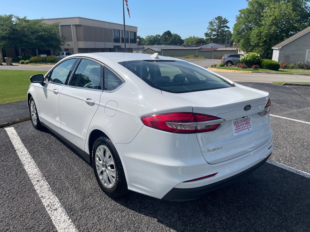 2020 Ford Fusion Image 5