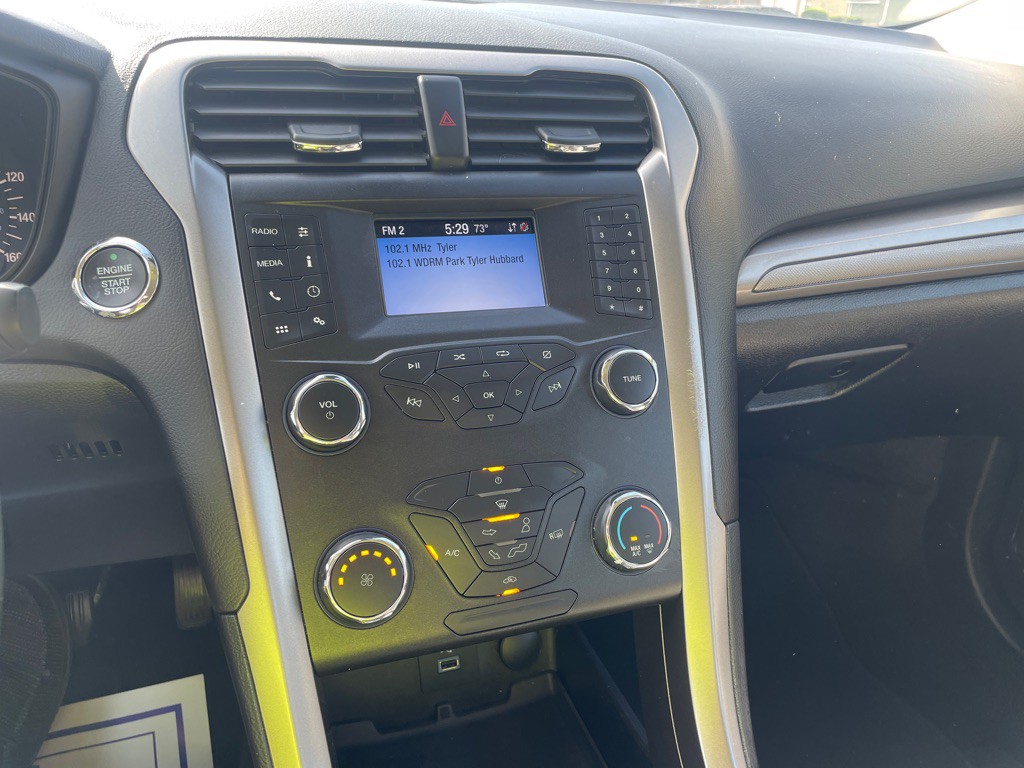 2020 Ford Fusion Image 15
