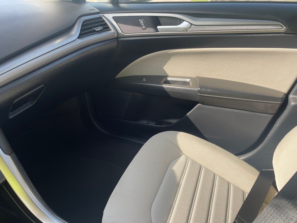 2020 Ford Fusion Image 17