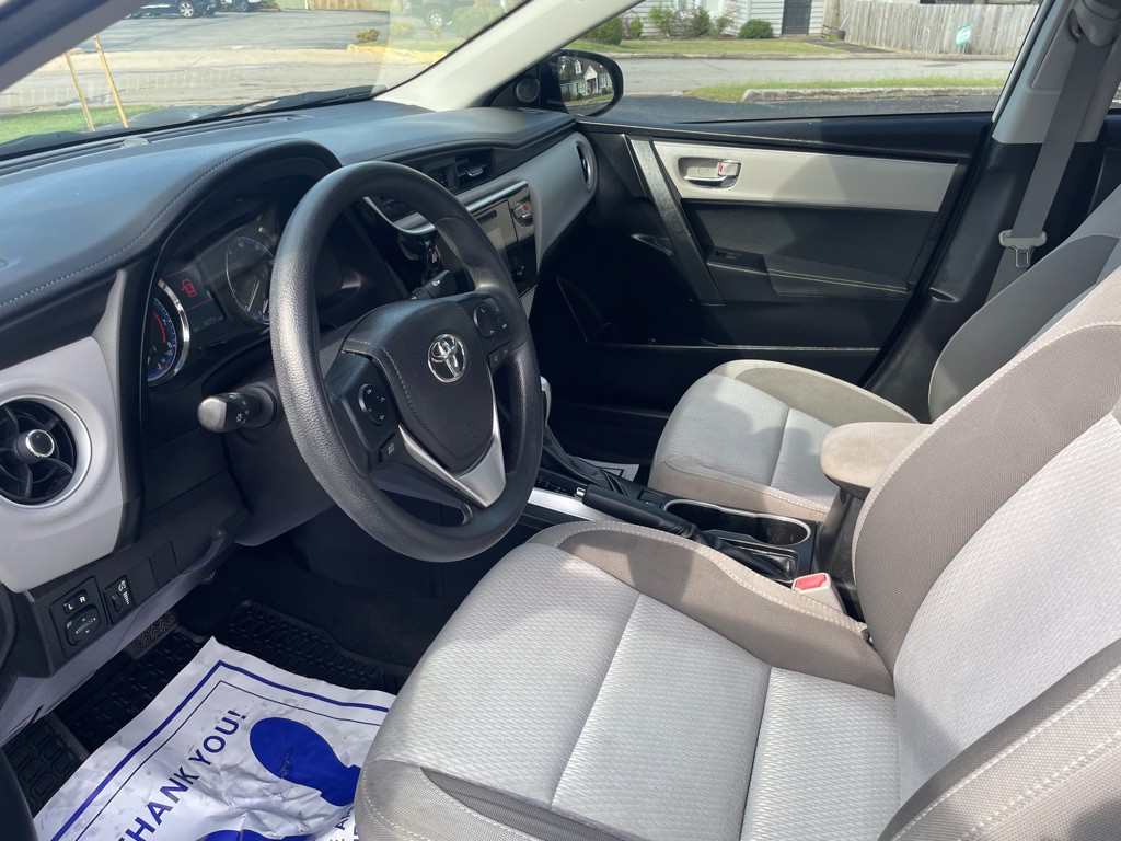 2017 Toyota Corolla Image 13
