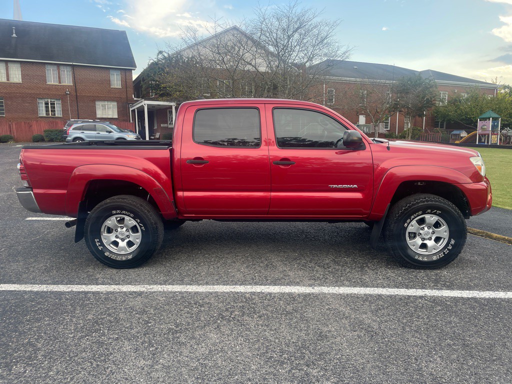 2015 Toyota Tacoma Image 8