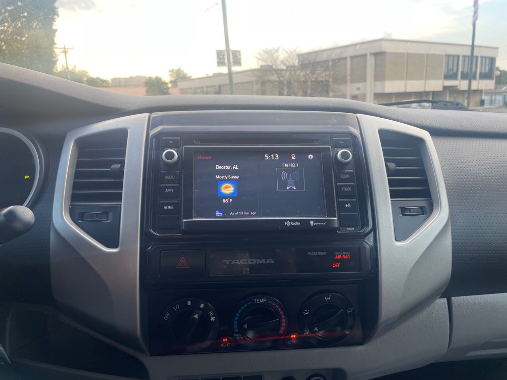 2015 Toyota Tacoma Image 15