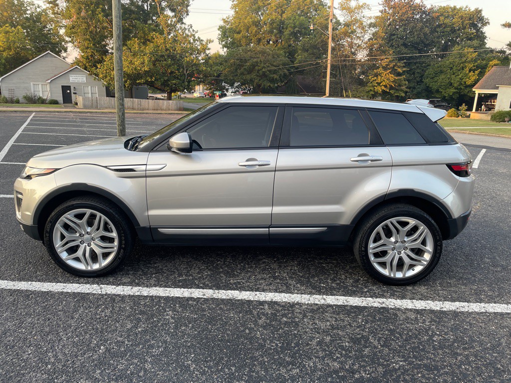 2017 Land Rover Range Rover Evoque Image 4