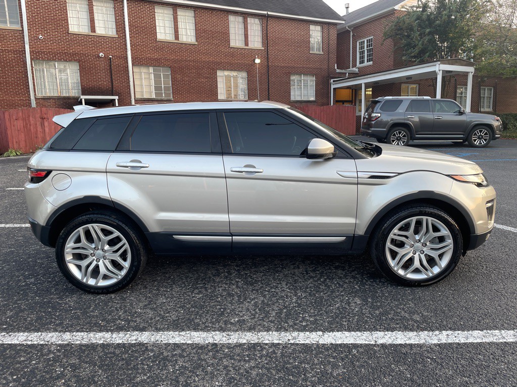 2017 Land Rover Range Rover Evoque Image 8