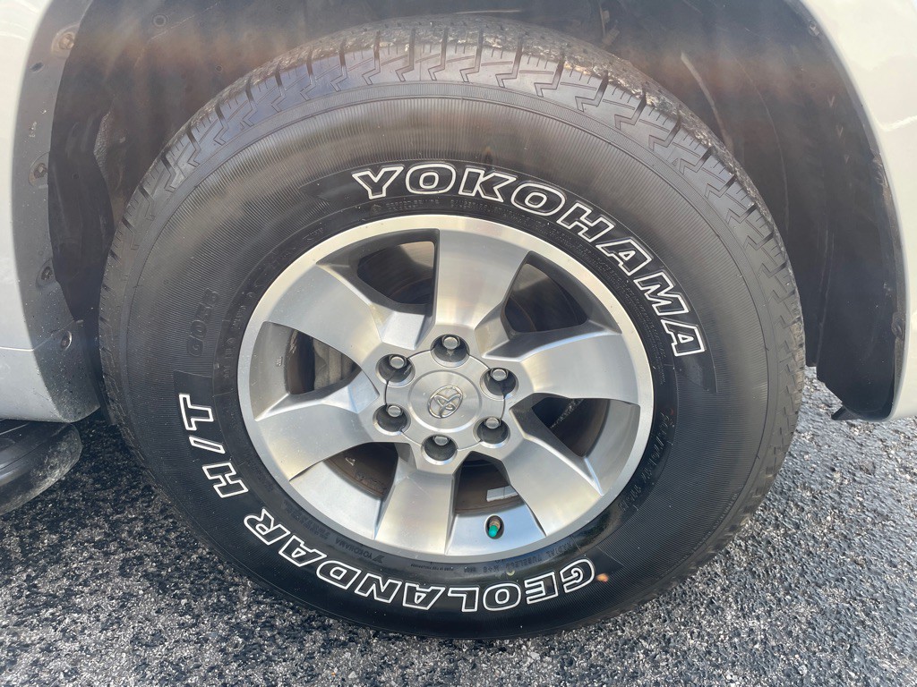 2013 Toyota 4Runner Image 9