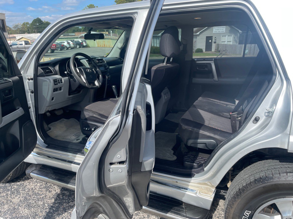 2013 Toyota 4Runner Image 12