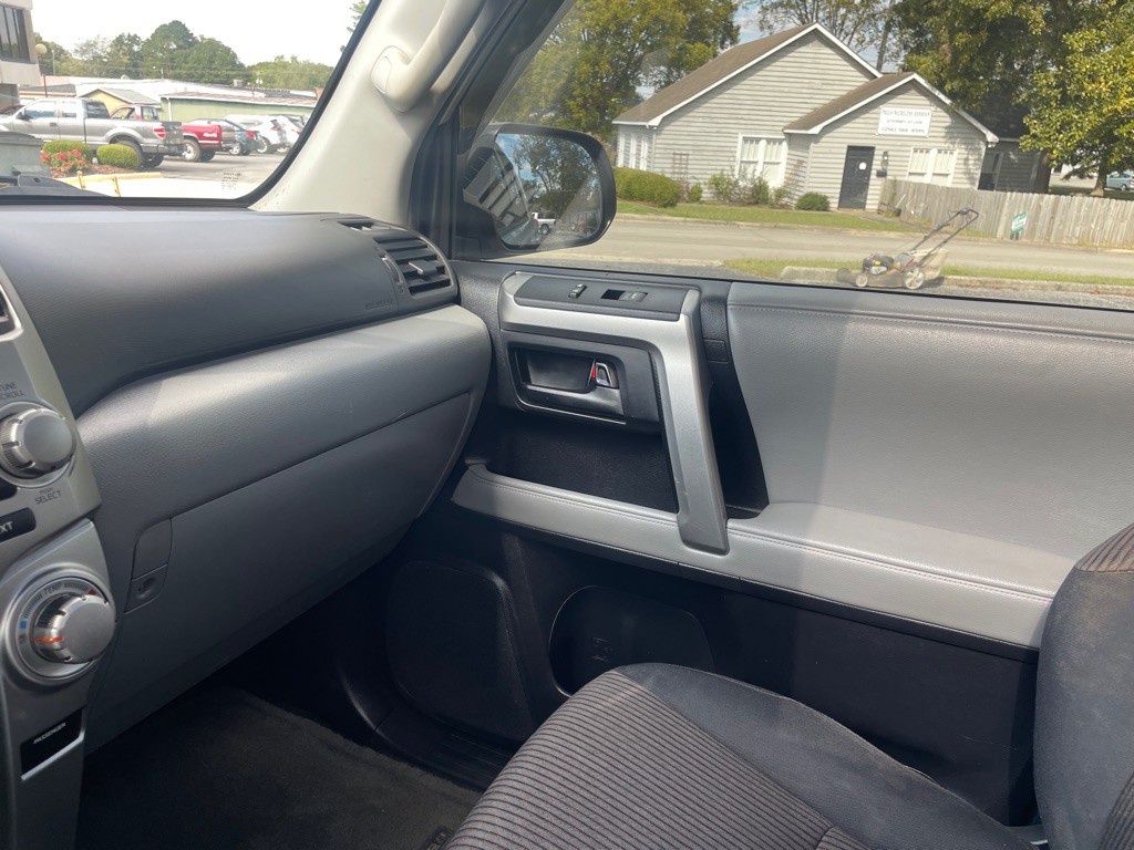 2013 Toyota 4Runner Image 18