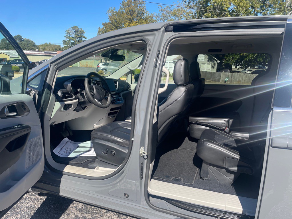 2023 Chrysler Pacifica Image 10