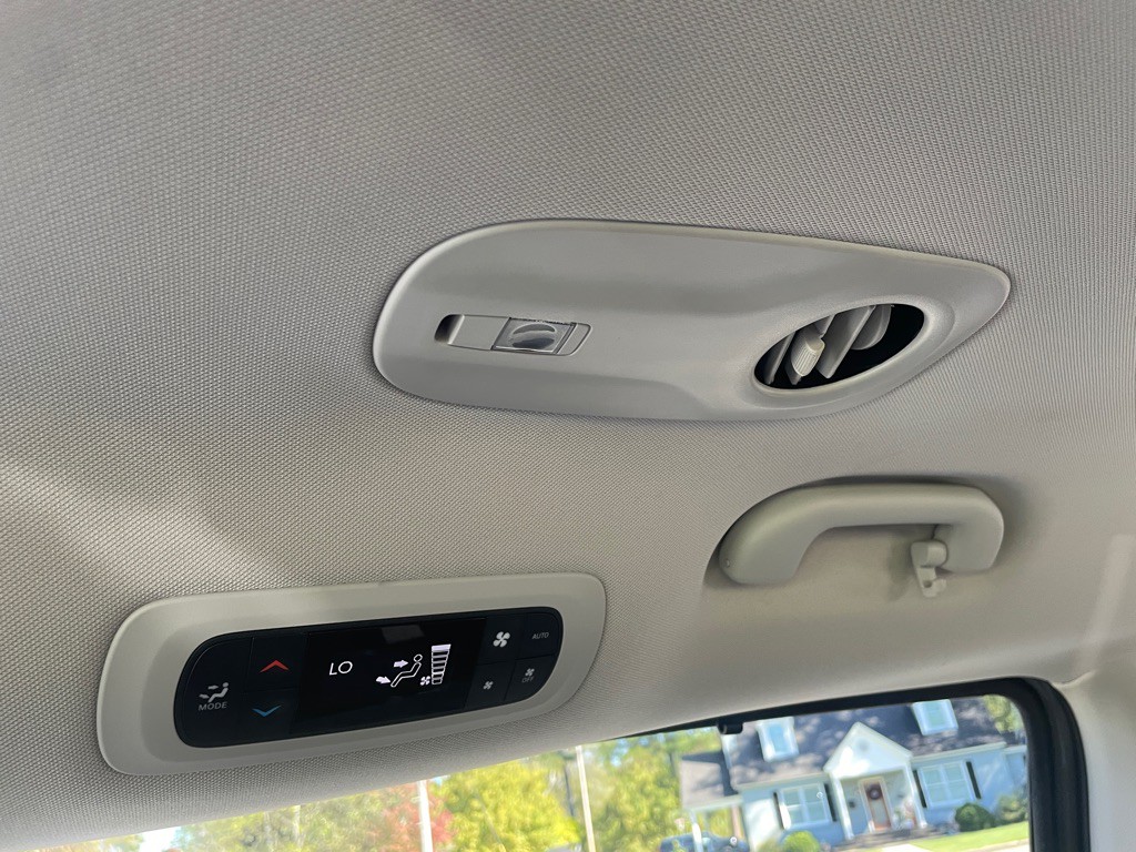 2023 Chrysler Pacifica Image 18