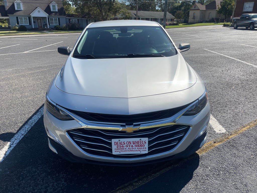 2019 Chevrolet Malibu Image 2