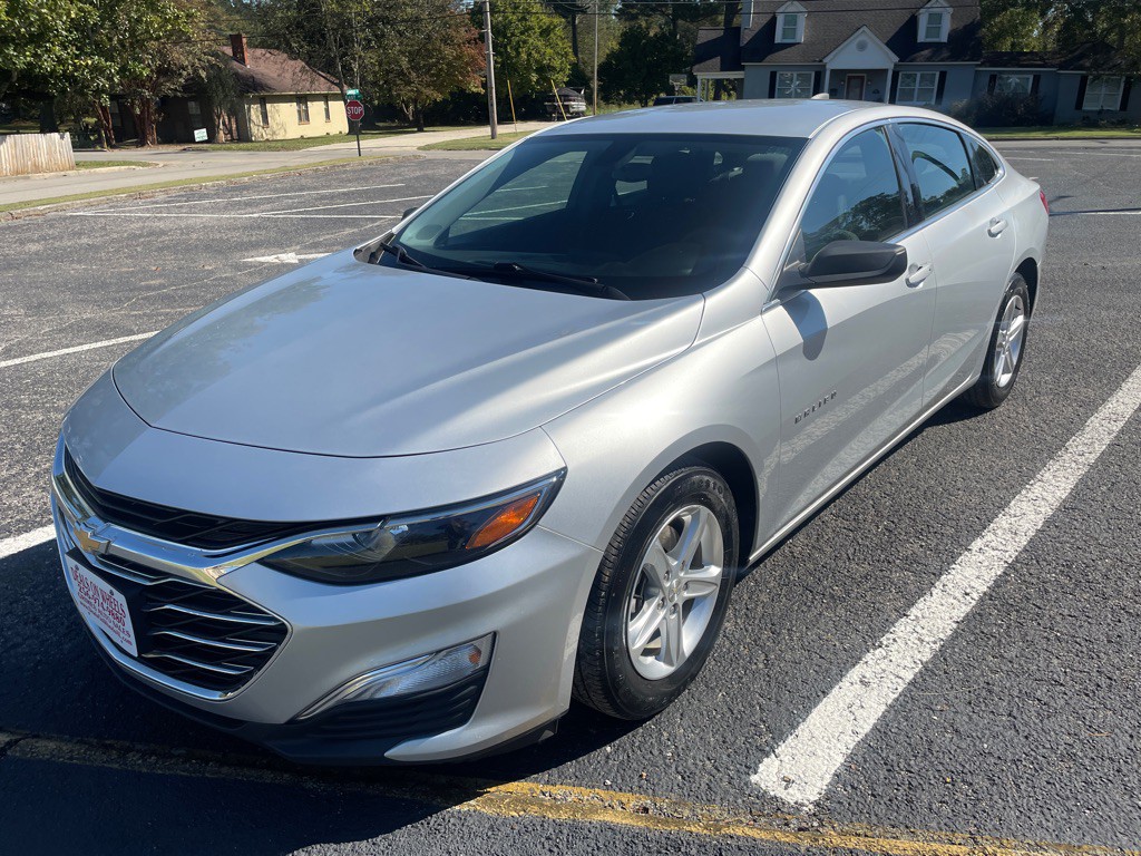 2019 Chevrolet Malibu Image 3