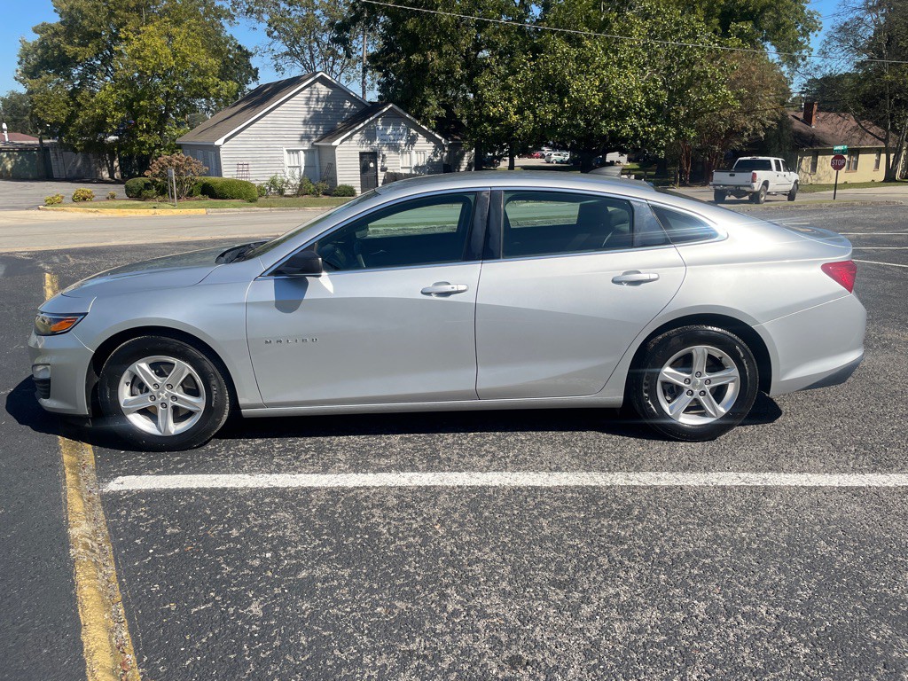 2019 Chevrolet Malibu Image 4