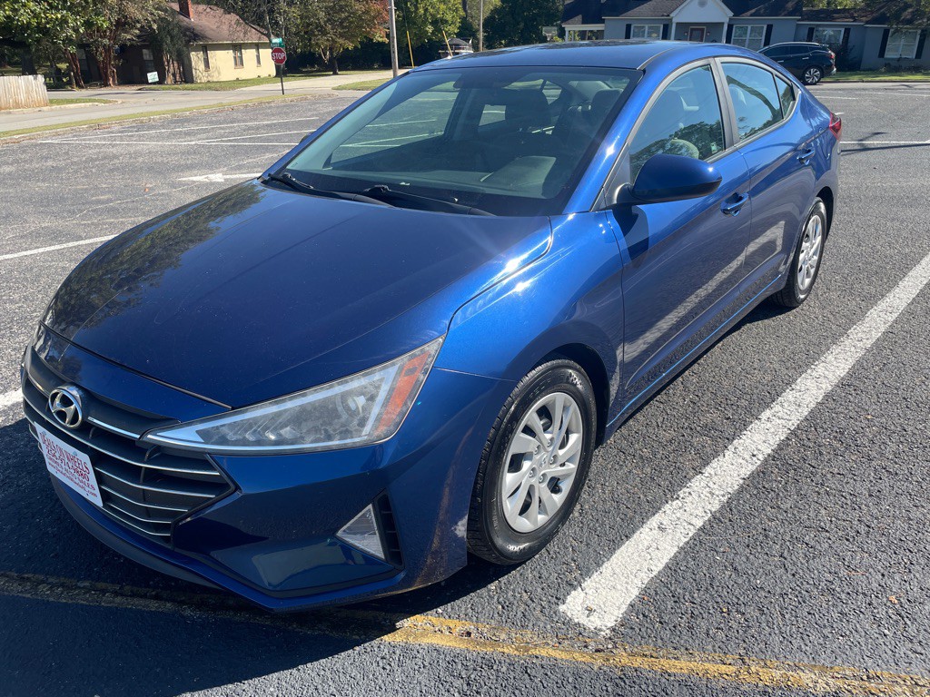 2019 Hyundai Elantra Image 3