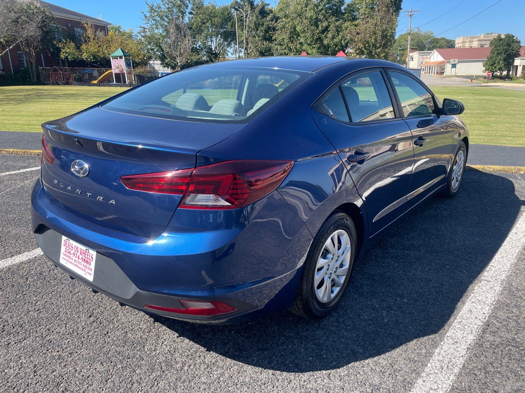 2019 Hyundai Elantra Image 7