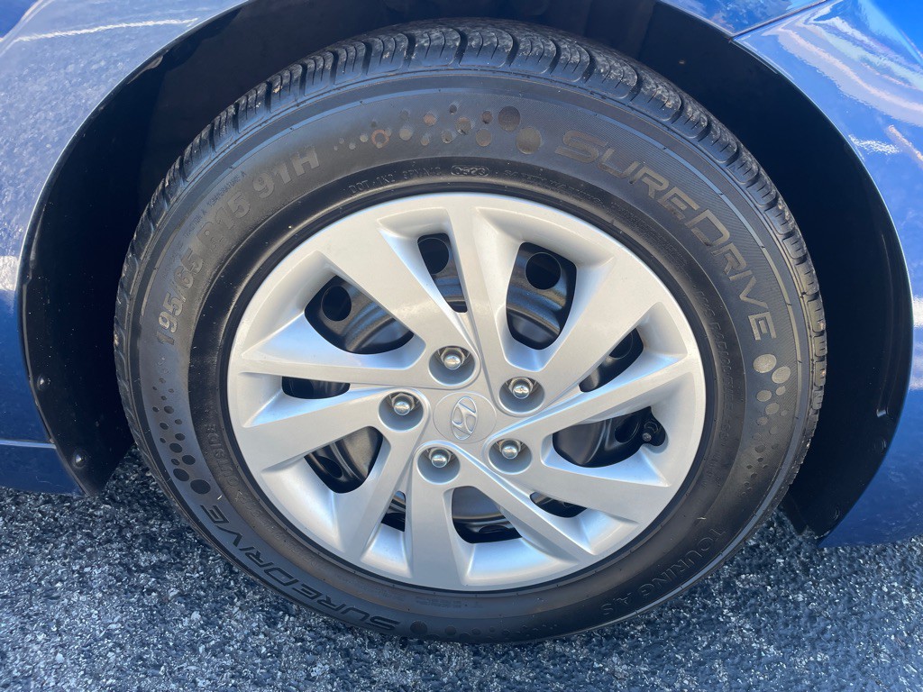 2019 Hyundai Elantra Image 9