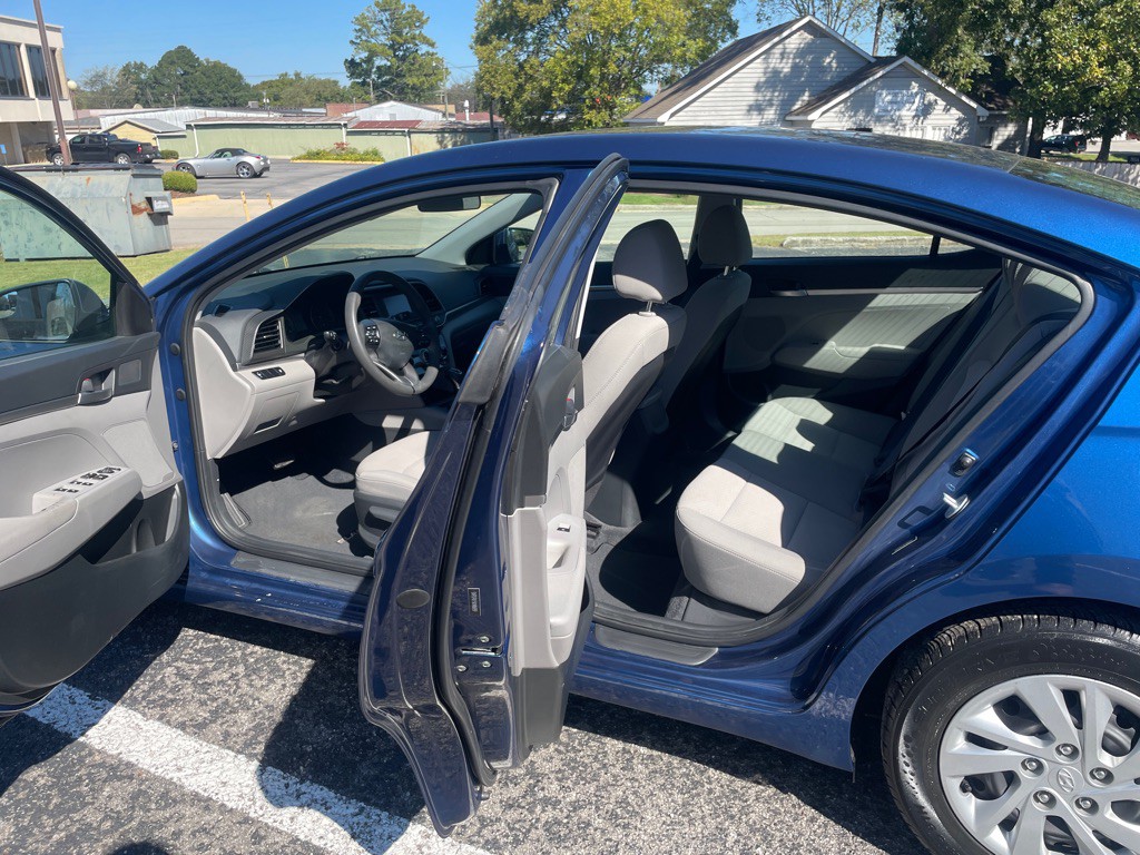 2019 Hyundai Elantra Image 10
