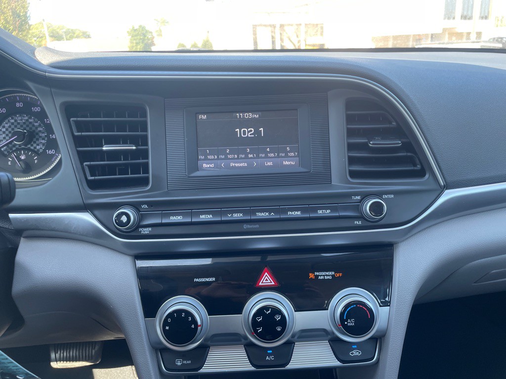 2019 Hyundai Elantra Image 14