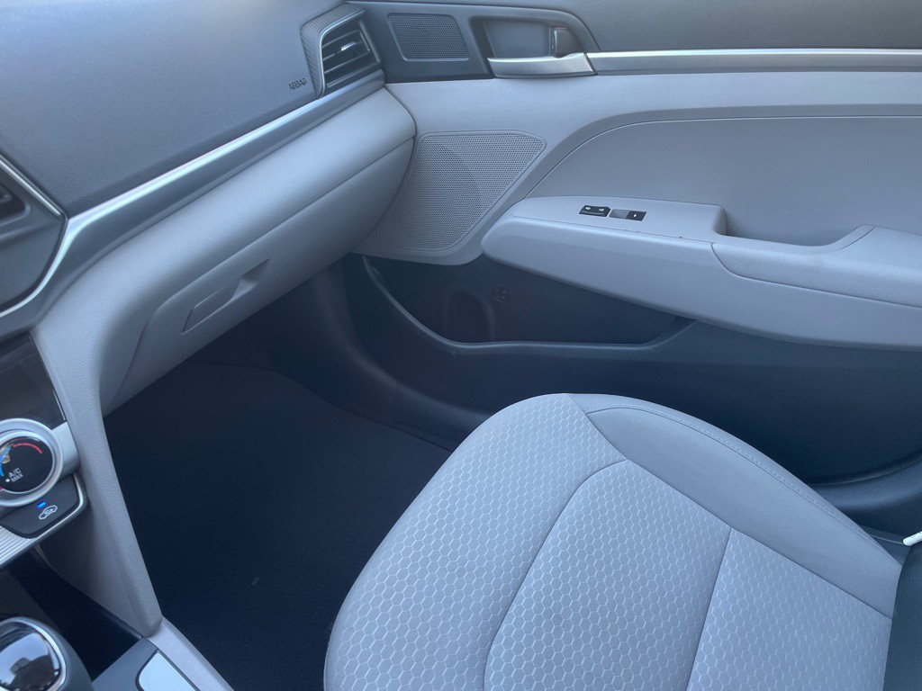 2019 Hyundai Elantra Image 16