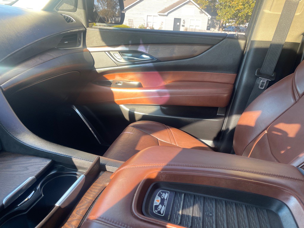 2018 Cadillac Escalade Image 20